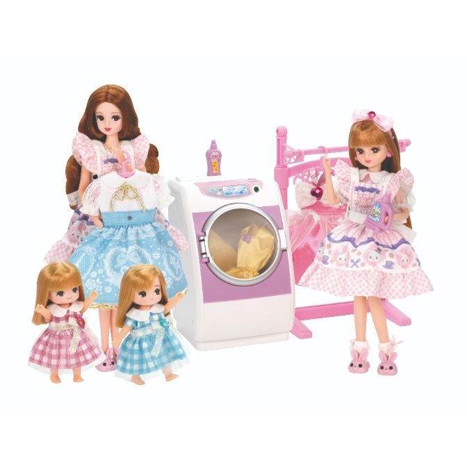 Licca-chan doll playset with dolls, washing machine, clothes, and accessories.