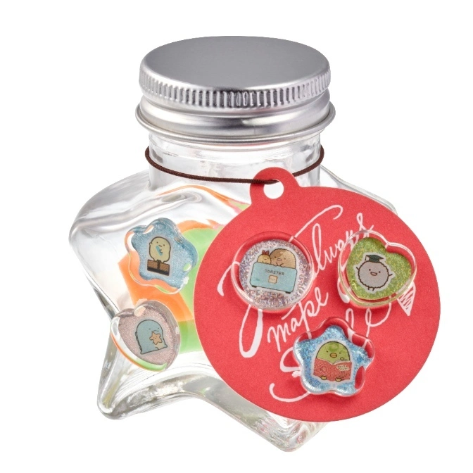  Sumikko Gurashi star bottle with character badges, a cute and collectible toy.