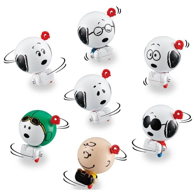  Snoopy & Charlie Brown bobblehead toys with red antenna, various outfits, and cartoonish expressions.
