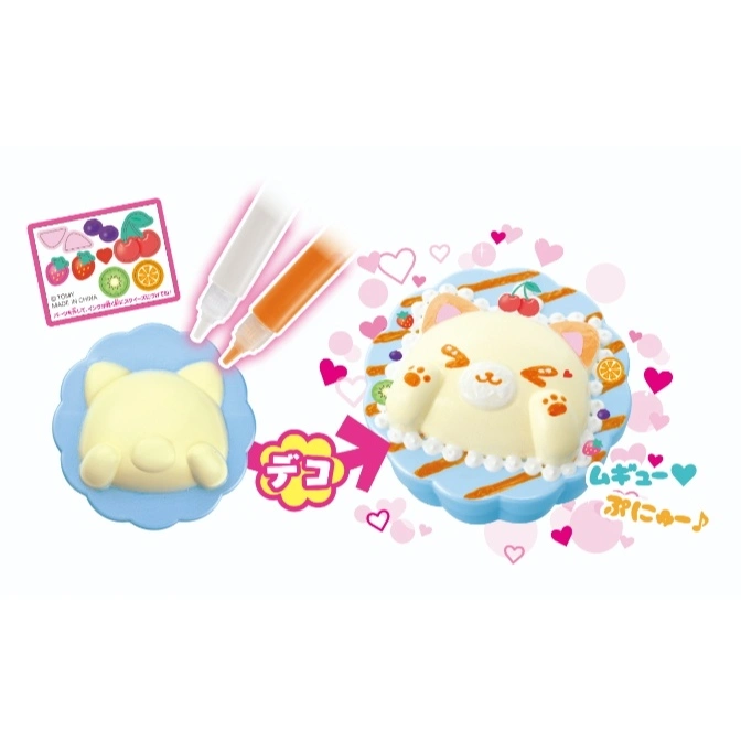  DIY squishy toy: Decorate a bear cake with fruit stickers and paint pens.